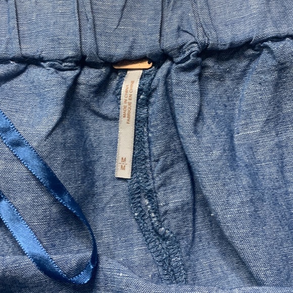 Free People Show Me Some Shoulder Chambray Blue Off Shoulder Top Size:M New NWOT - Picture 8 of 10